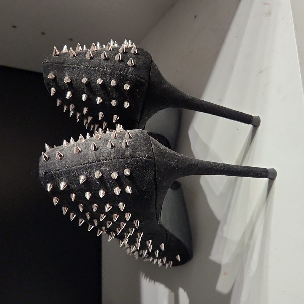 Spiked heels